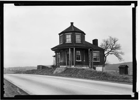 1933 TOLL HOUSE