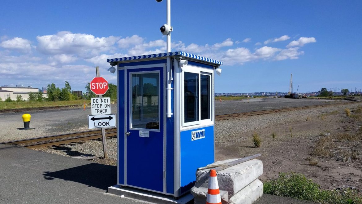 prefab-guard-house-at-work